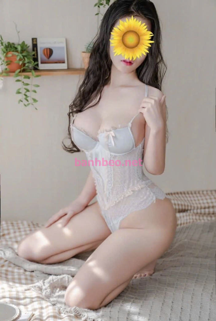 Khánh Thy💖💖💖 Khuôn Mặt Thanh Tú Đẹp Mơ Màng - Ngực To Body Mượt - Nồng Nàn Quyến Rũ Sexy - Gặp Em Chỉ Có Phê