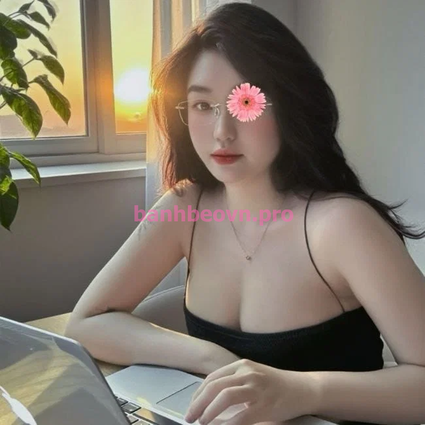 THẢO NGỌC 🌸🌸🌸- GƯƠNG MẶT XINH XẮN- VÚ TO - MÔNG MẨY - CHỊCH ÊM KHÓ CƯỠNG