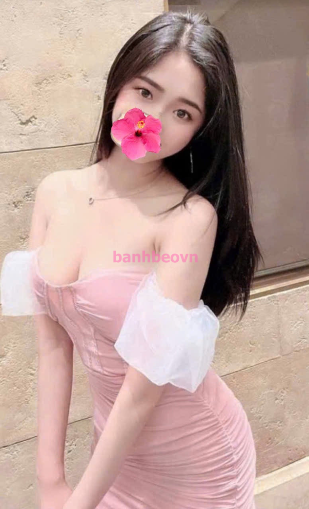 HUYỀN BABY _ MẶT XINH _ MẮT DÂM _ RẤT YÊU NGHỀ _ TÌNH CẢM 